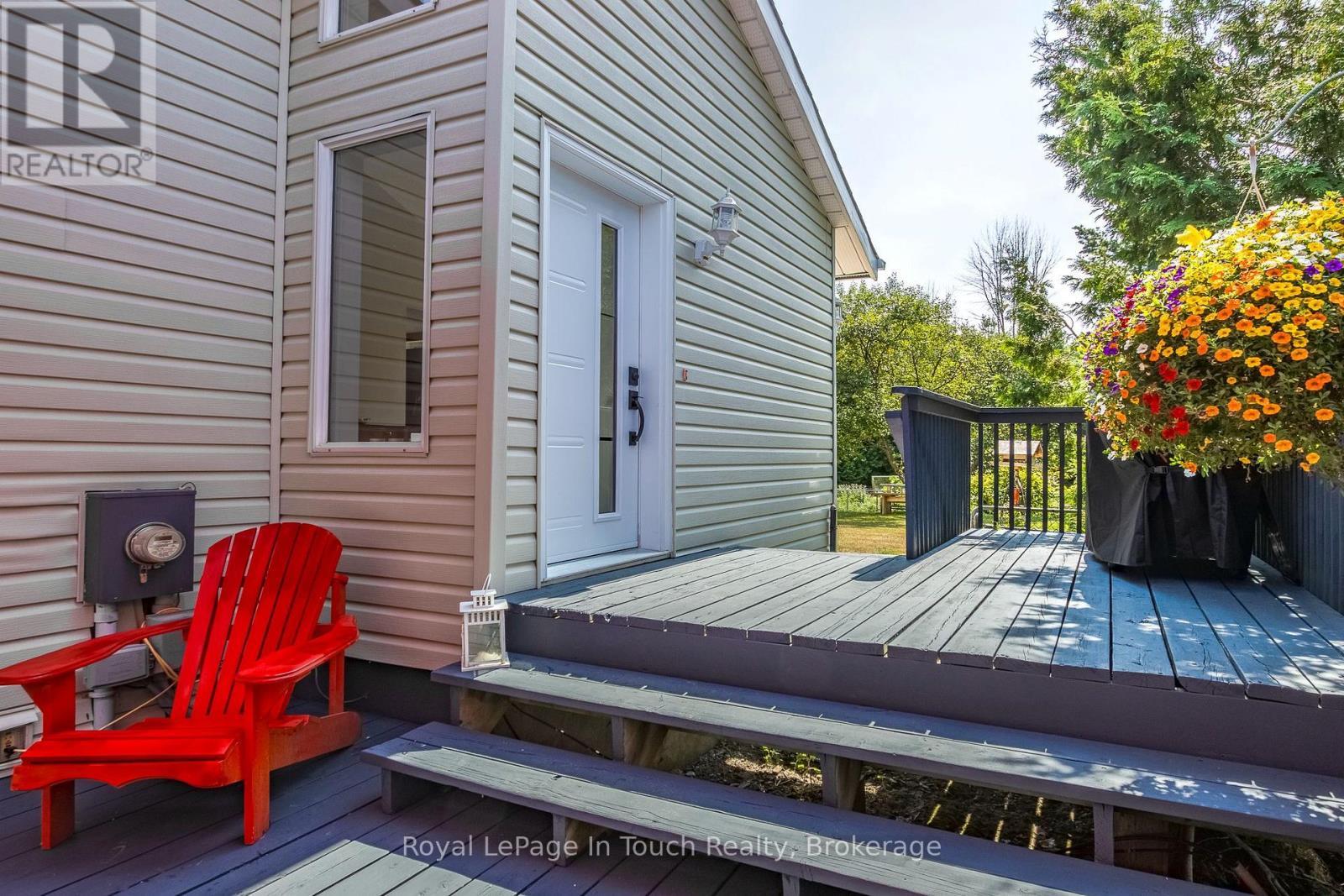 












9 DAVIS DRIVE

,
Tay (Victoria Harbour),




Ontario
L0K2A0

