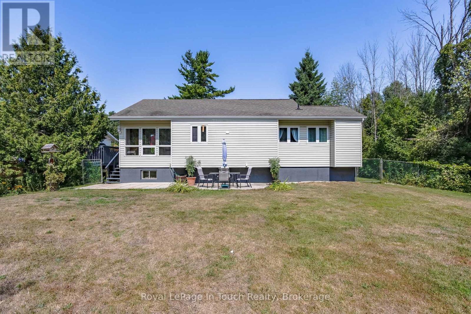












9 DAVIS DRIVE

,
Tay (Victoria Harbour),




Ontario
L0K2A0

