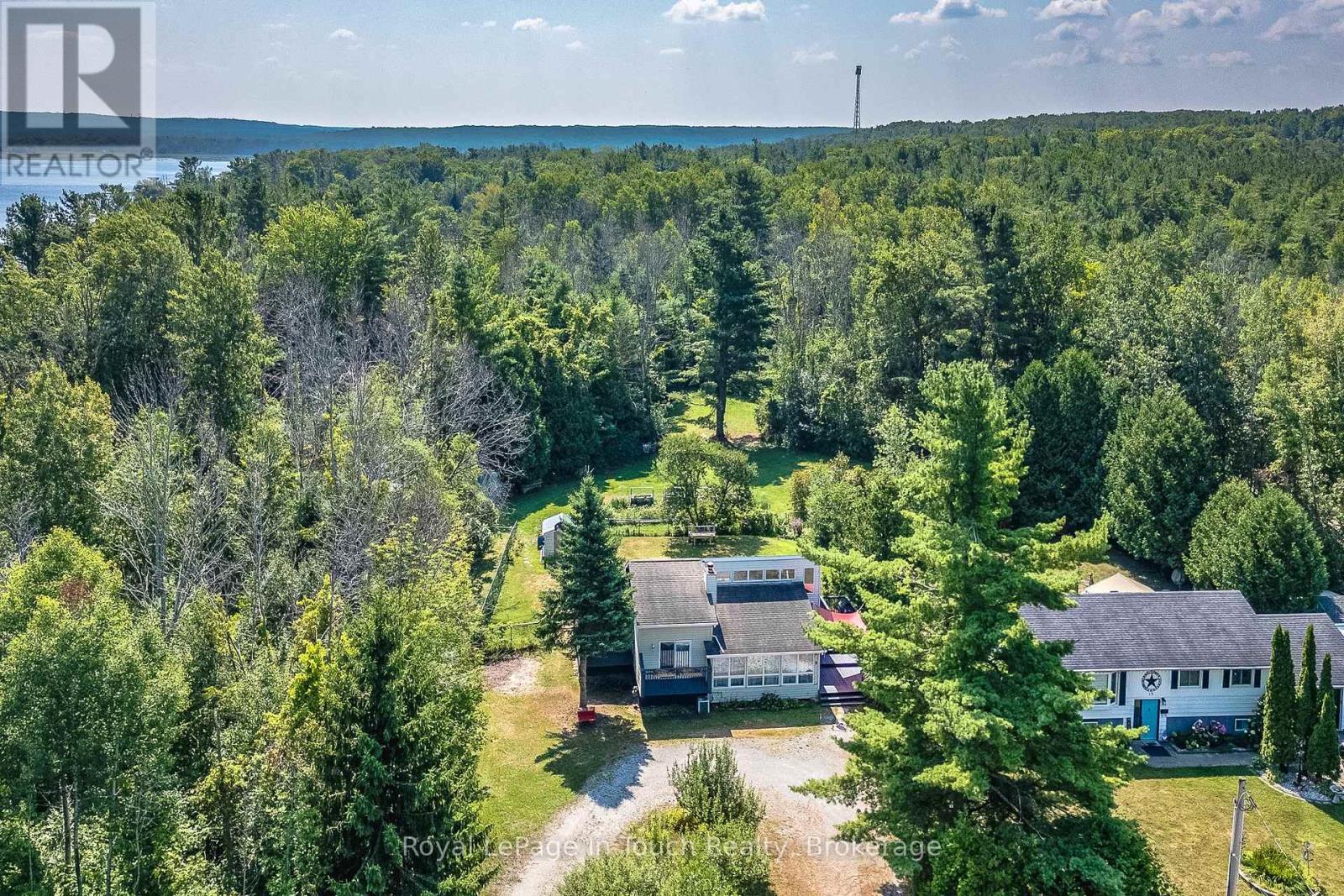 












9 DAVIS DRIVE

,
Tay (Victoria Harbour),




Ontario
L0K2A0

