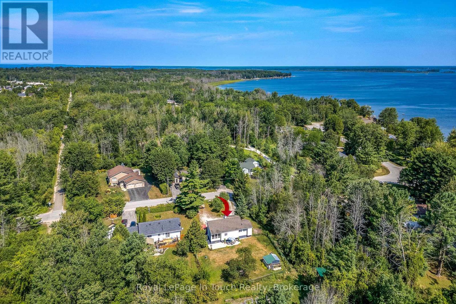 












9 DAVIS DRIVE

,
Tay (Victoria Harbour),




Ontario
L0K2A0

