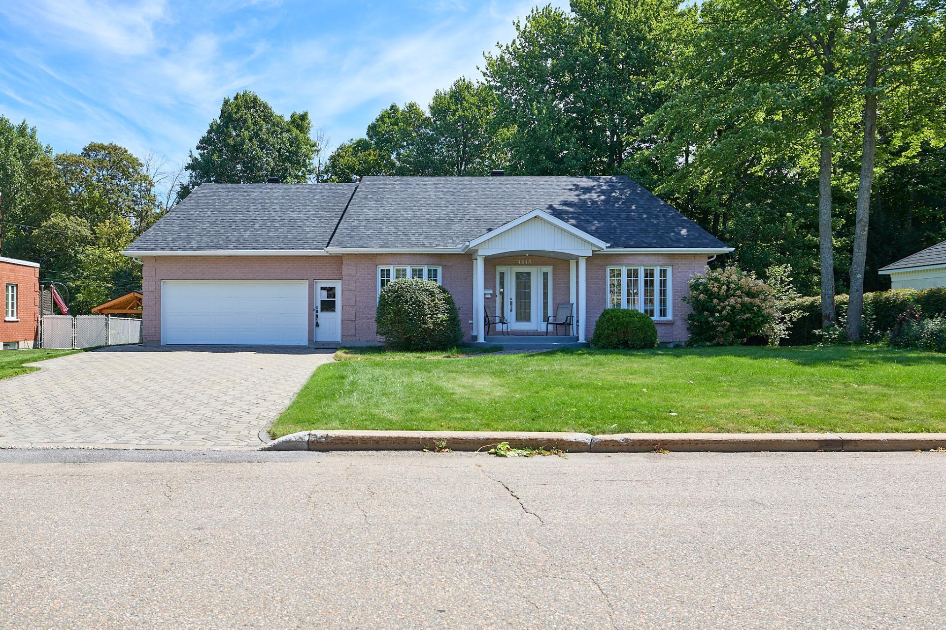 









4845


Rue Lavallée

,
Trois-Rivières,




QC
G8Y6T9

