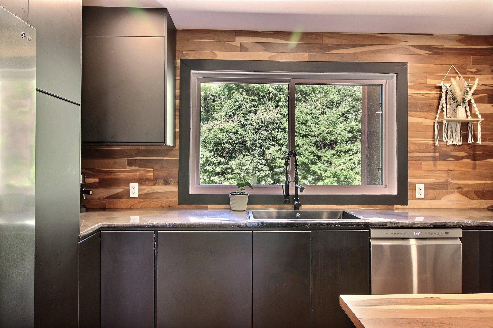 









924

 - 924A


Rue des Lacs

,
Saint-Jérôme,




QC
J5L1S9

