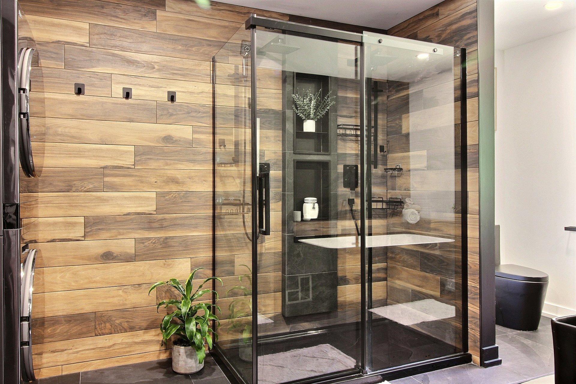 









924

 - 924A


Rue des Lacs

,
Saint-Jérôme,




QC
J5L1S9

