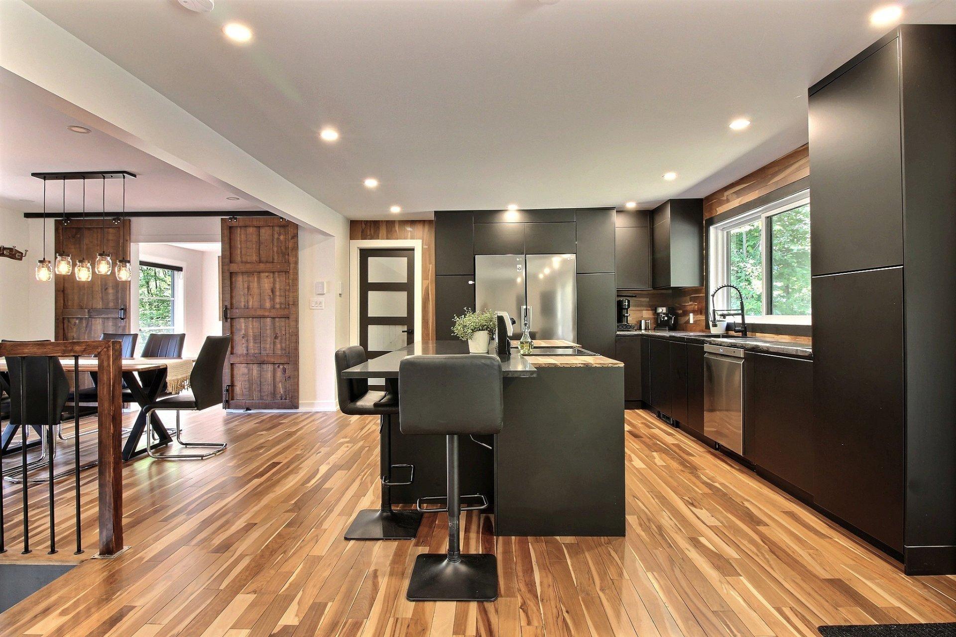 









924

 - 924A


Rue des Lacs

,
Saint-Jérôme,




QC
J5L1S9

