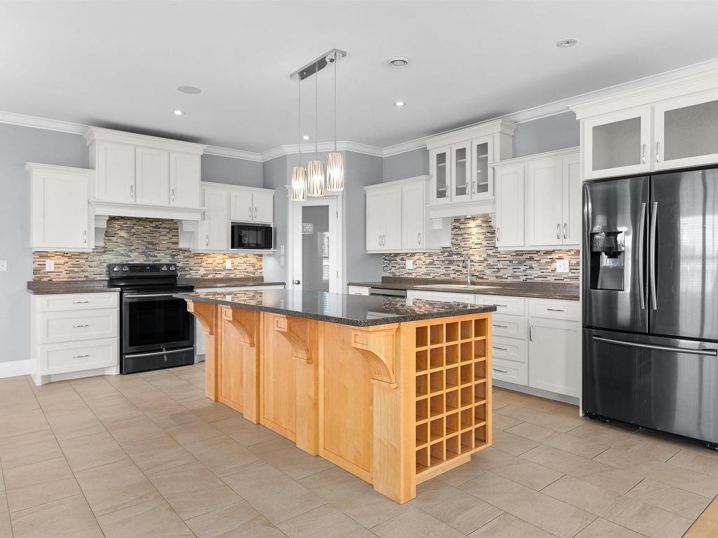 












195 Peachtree Hill

,
Dartmouth,




NS
B2W 0H9


