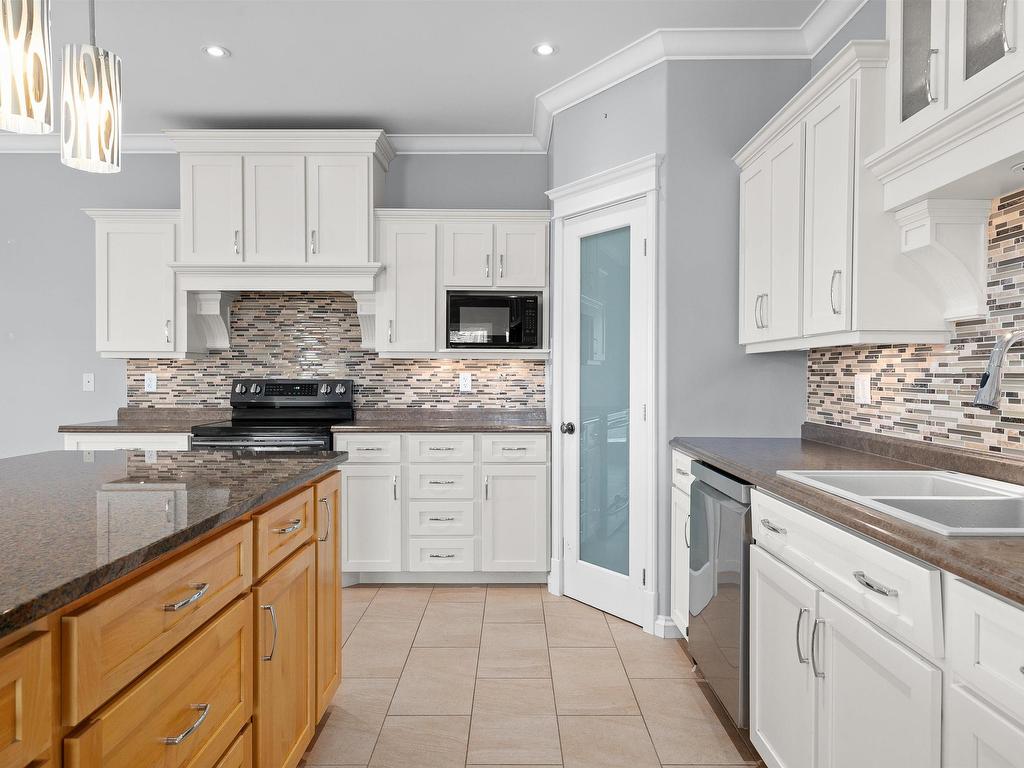 












195 Peachtree Hill

,
Dartmouth,




NS
B2W 0H9

