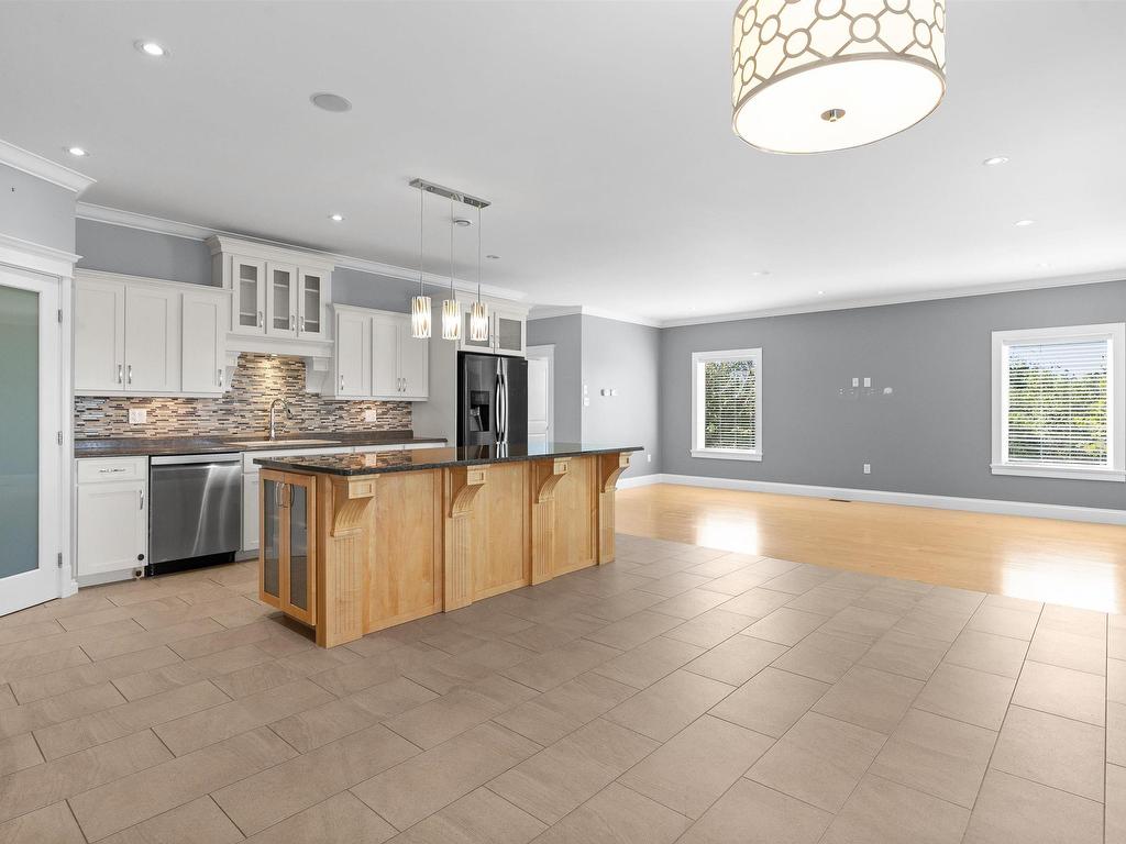 












195 Peachtree Hill

,
Dartmouth,




NS
B2W 0H9

