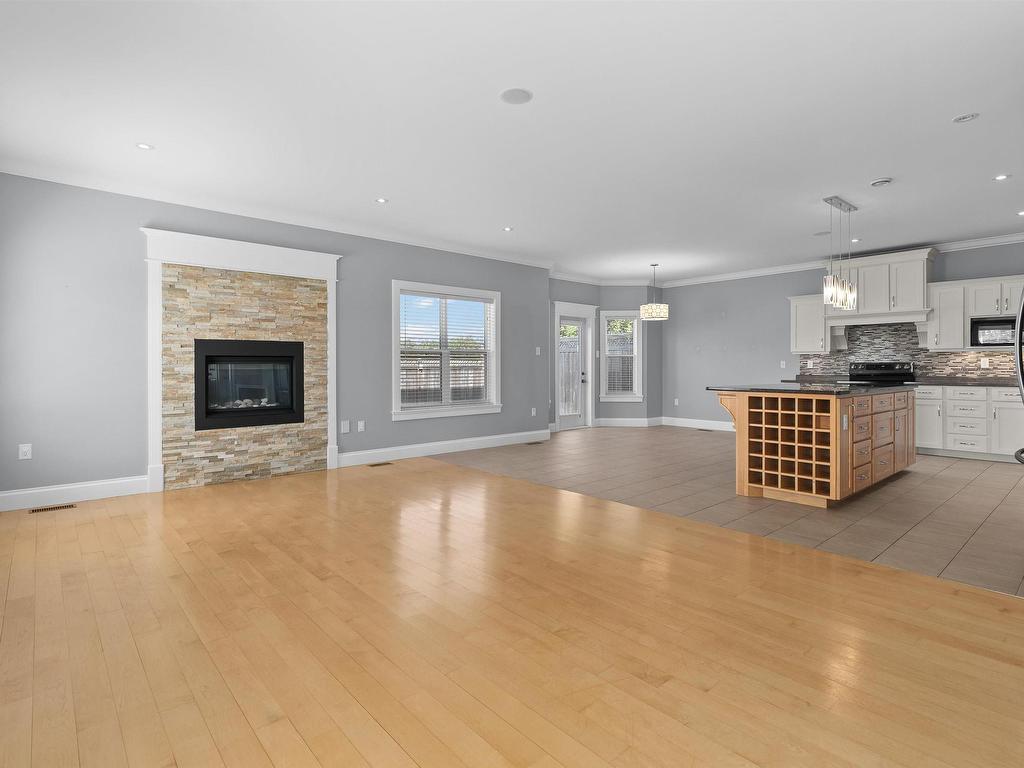 












195 Peachtree Hill

,
Dartmouth,




NS
B2W 0H9

