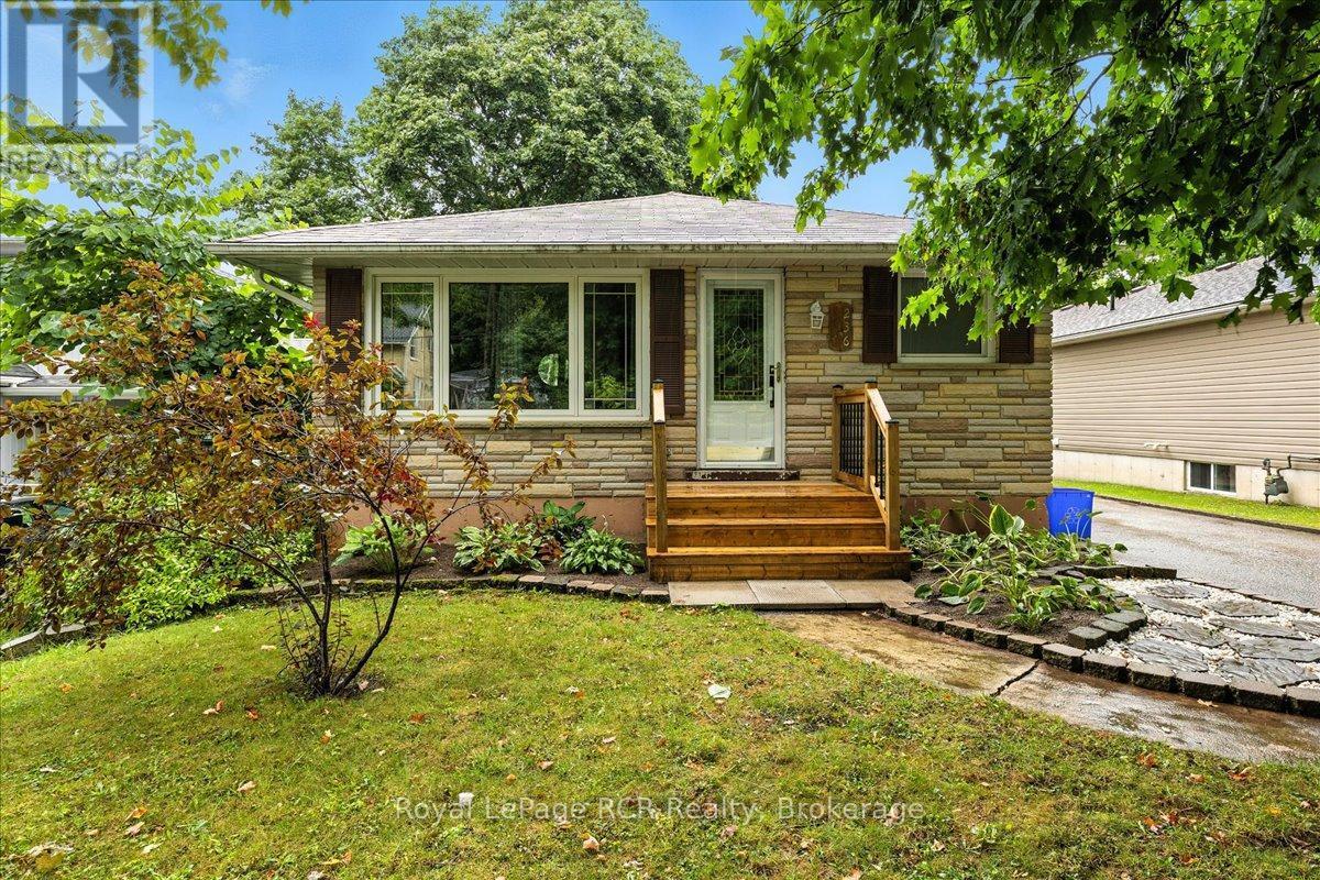 












236 NORMANBY STREET N

,
Wellington North (Mount Forest),




Ontario
N0G2L1

