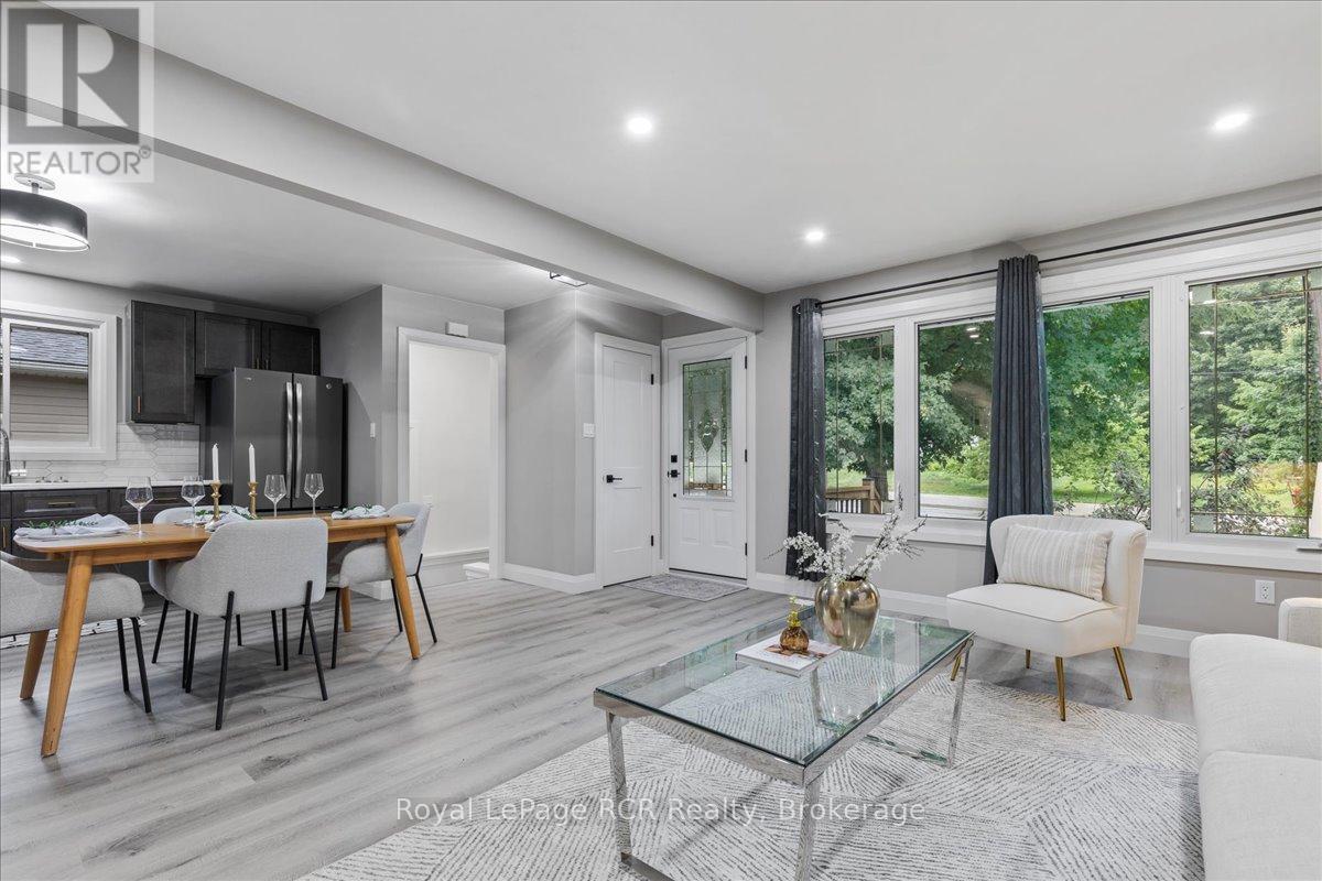 












236 NORMANBY STREET N

,
Wellington North (Mount Forest),




Ontario
N0G2L1

