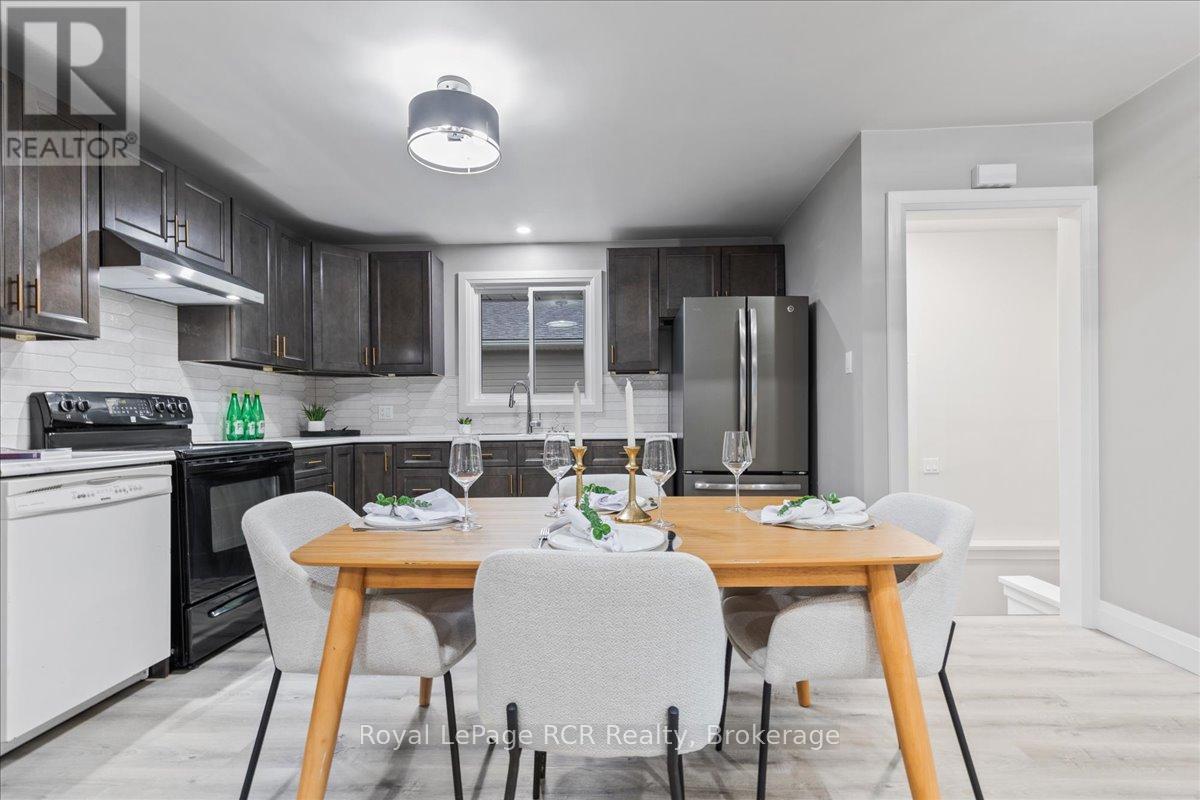 












236 NORMANBY STREET N

,
Wellington North (Mount Forest),




Ontario
N0G2L1

