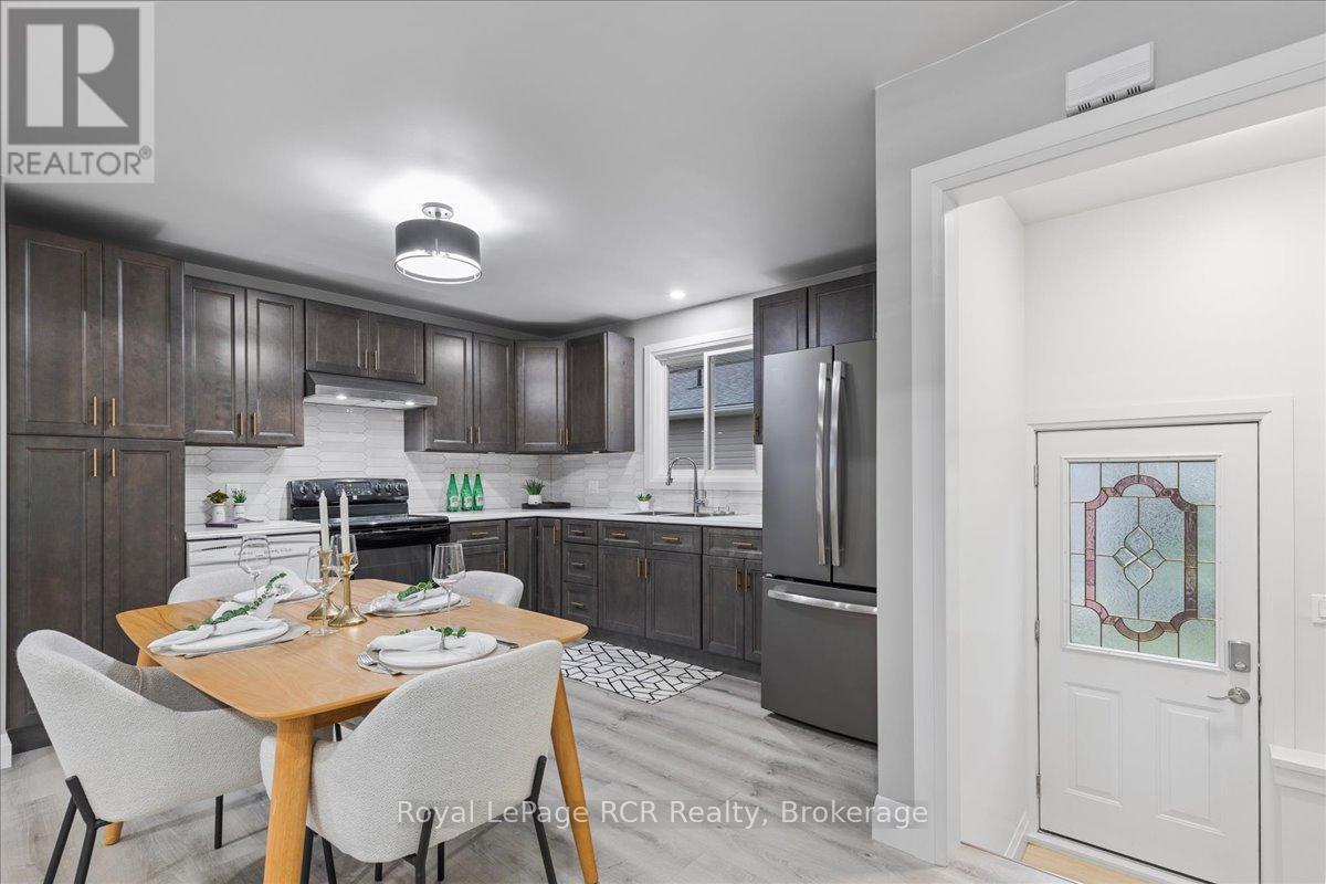 












236 NORMANBY STREET N

,
Wellington North (Mount Forest),




Ontario
N0G2L1

