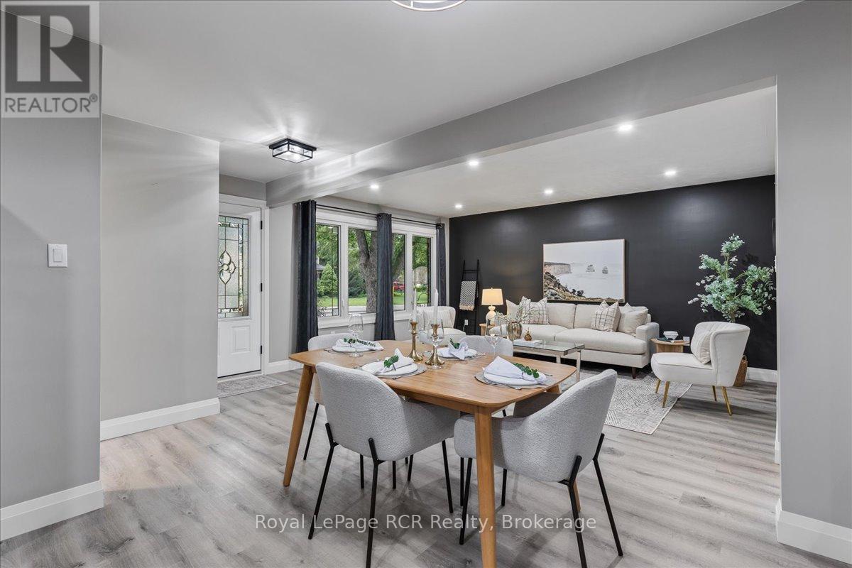 












236 NORMANBY STREET N

,
Wellington North (Mount Forest),




Ontario
N0G2L1


