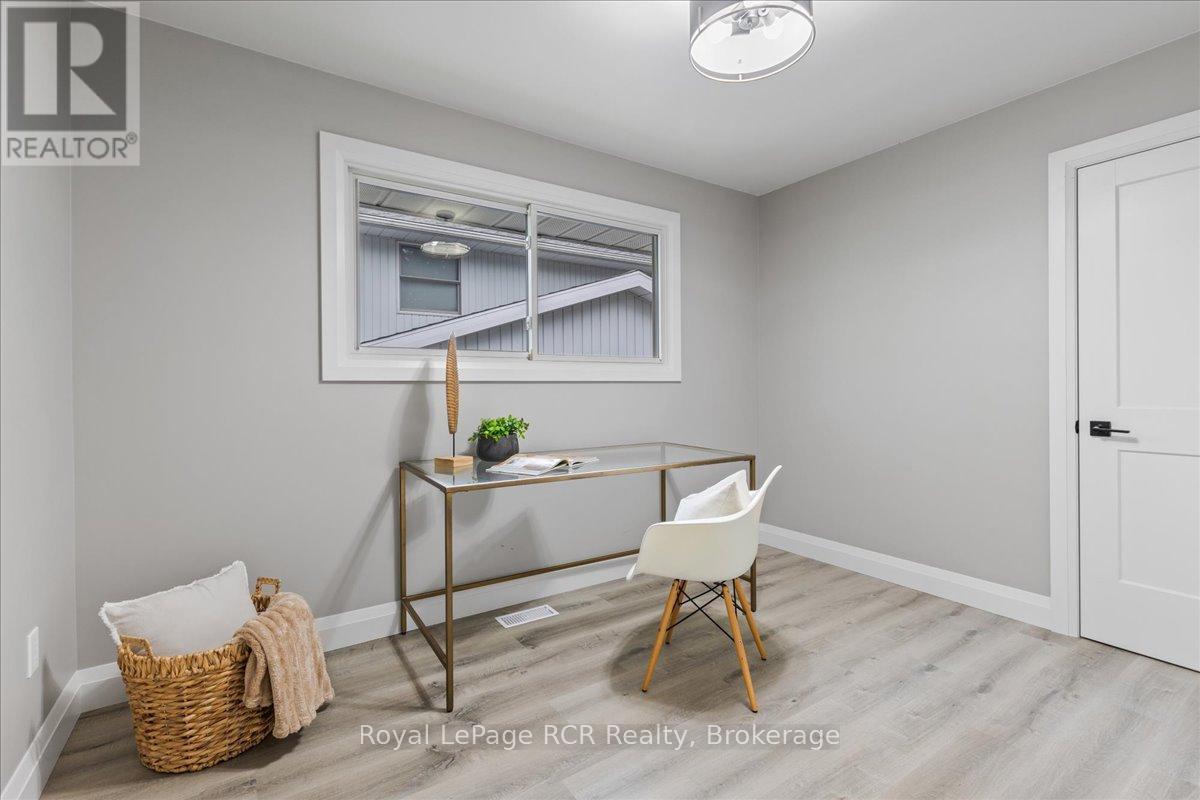 












236 NORMANBY STREET N

,
Wellington North (Mount Forest),




Ontario
N0G2L1

