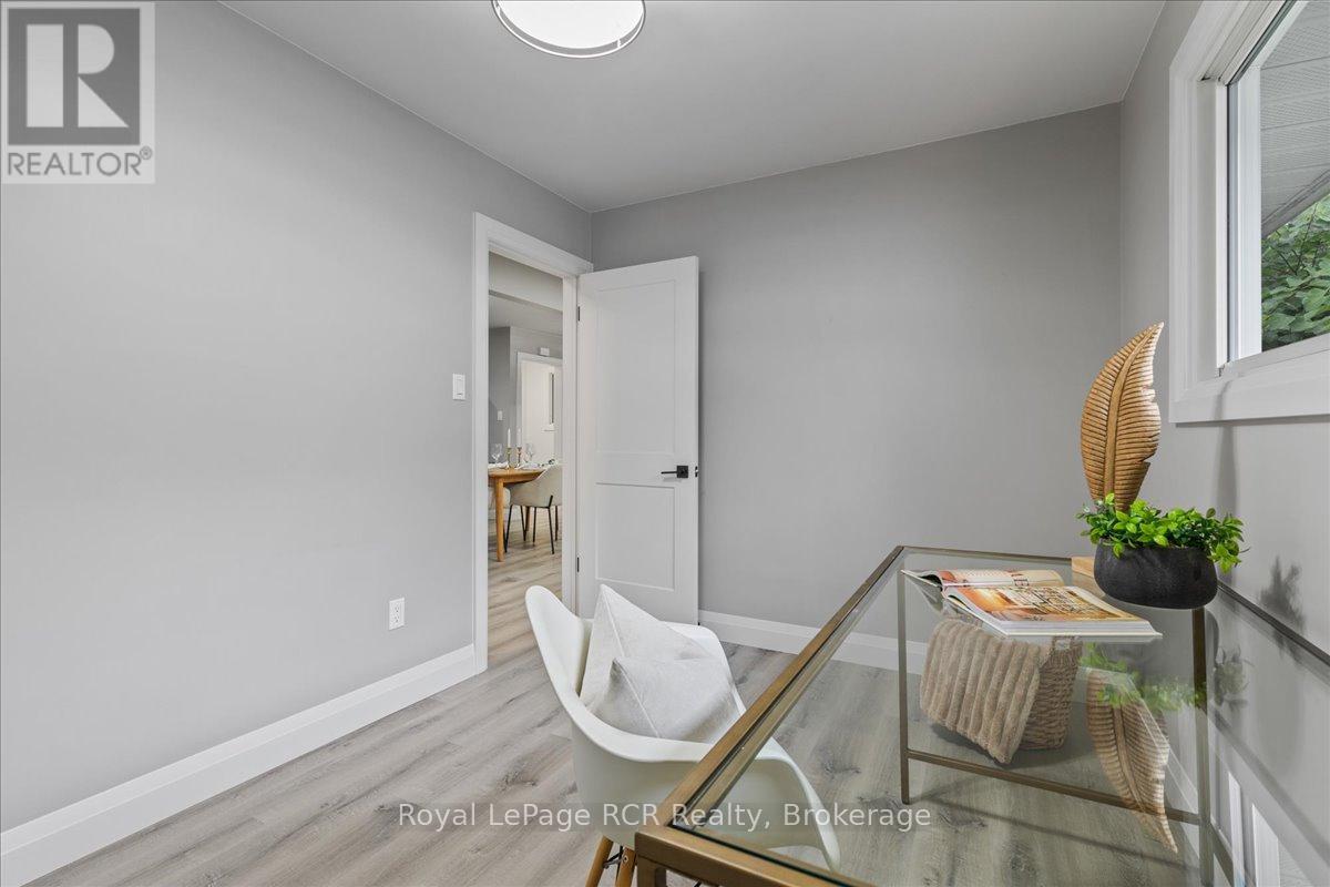 












236 NORMANBY STREET N

,
Wellington North (Mount Forest),




Ontario
N0G2L1

