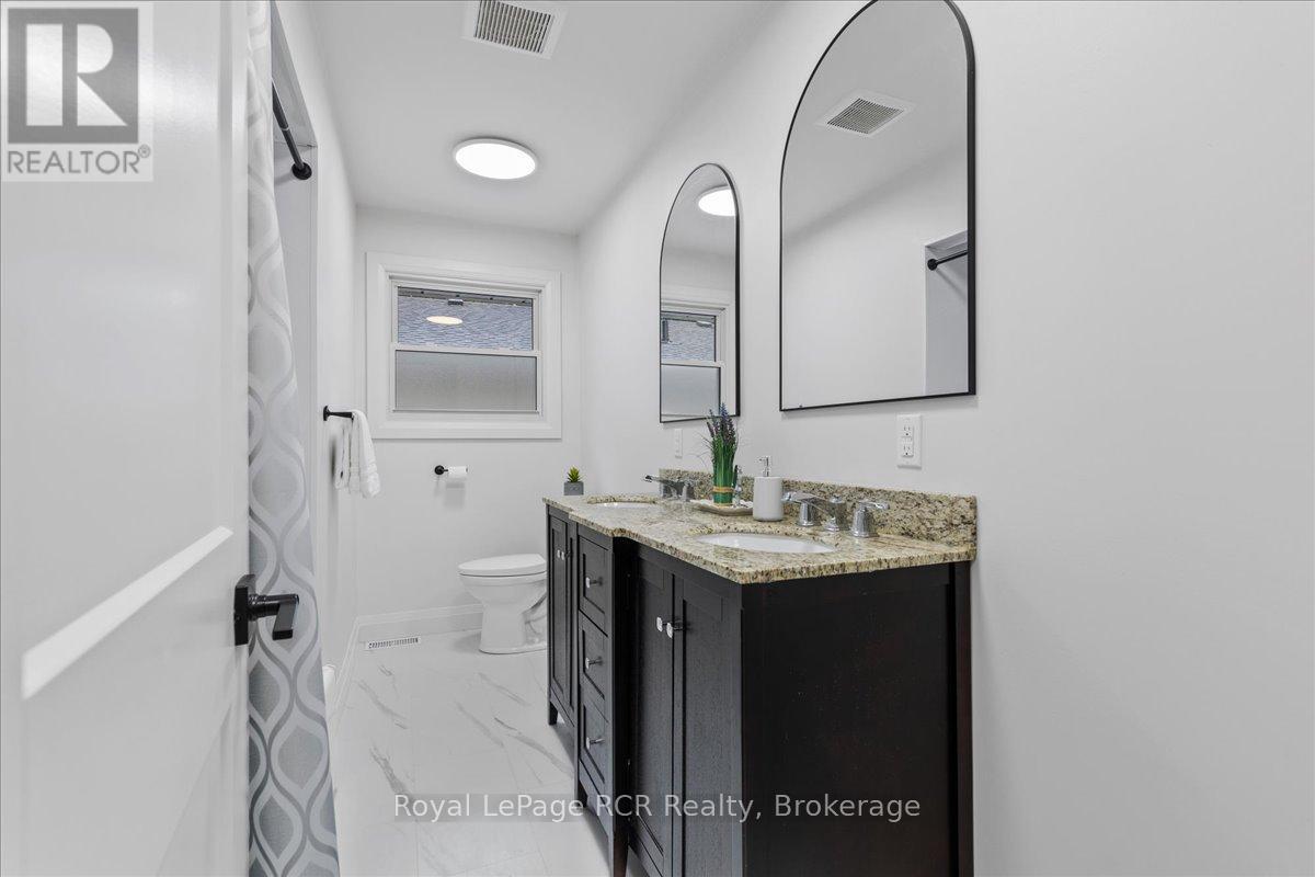 












236 NORMANBY STREET N

,
Wellington North (Mount Forest),




Ontario
N0G2L1

