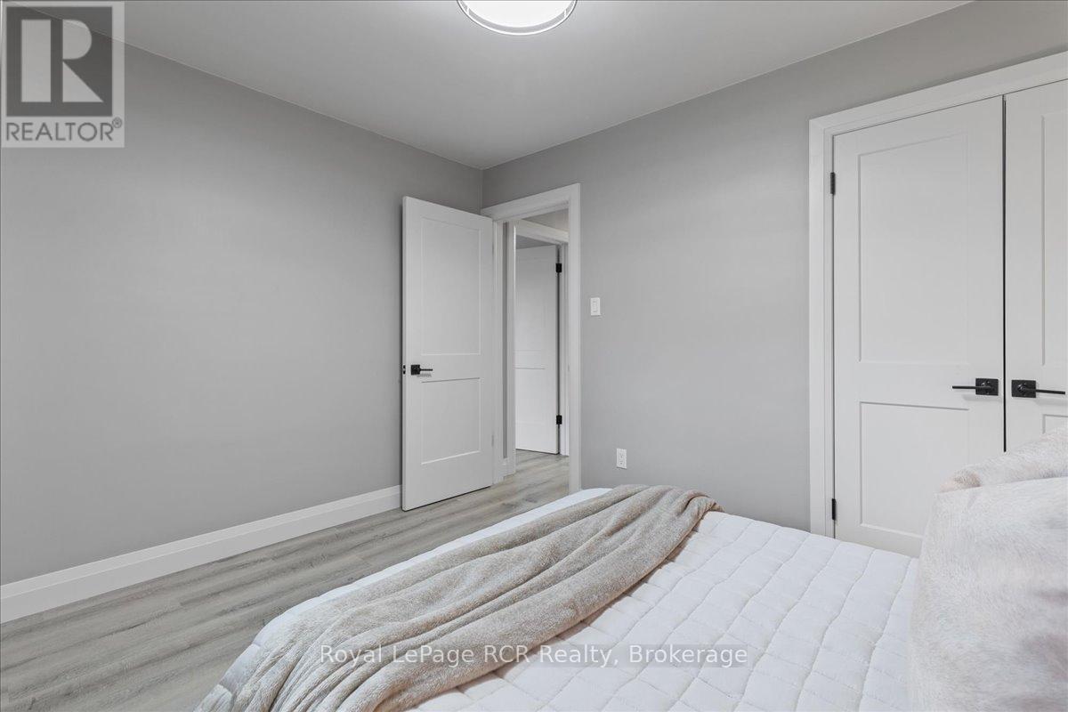 












236 NORMANBY STREET N

,
Wellington North (Mount Forest),




Ontario
N0G2L1

