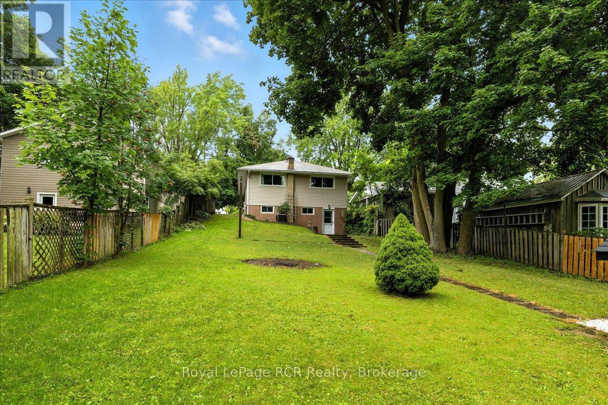 












236 NORMANBY STREET N

,
Wellington North (Mount Forest),




Ontario
N0G2L1

