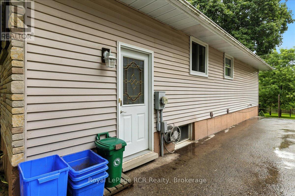 












236 NORMANBY STREET N

,
Wellington North (Mount Forest),




Ontario
N0G2L1

