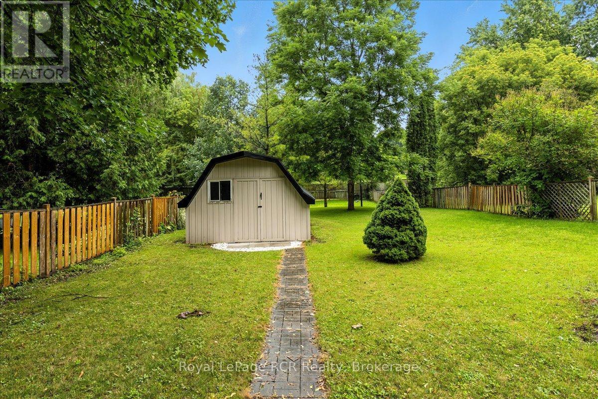 












236 NORMANBY STREET N

,
Wellington North (Mount Forest),




Ontario
N0G2L1

