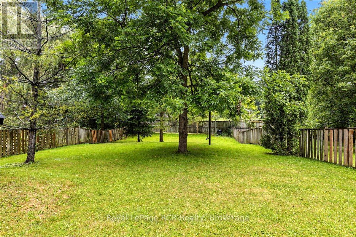 












236 NORMANBY STREET N

,
Wellington North (Mount Forest),




Ontario
N0G2L1

