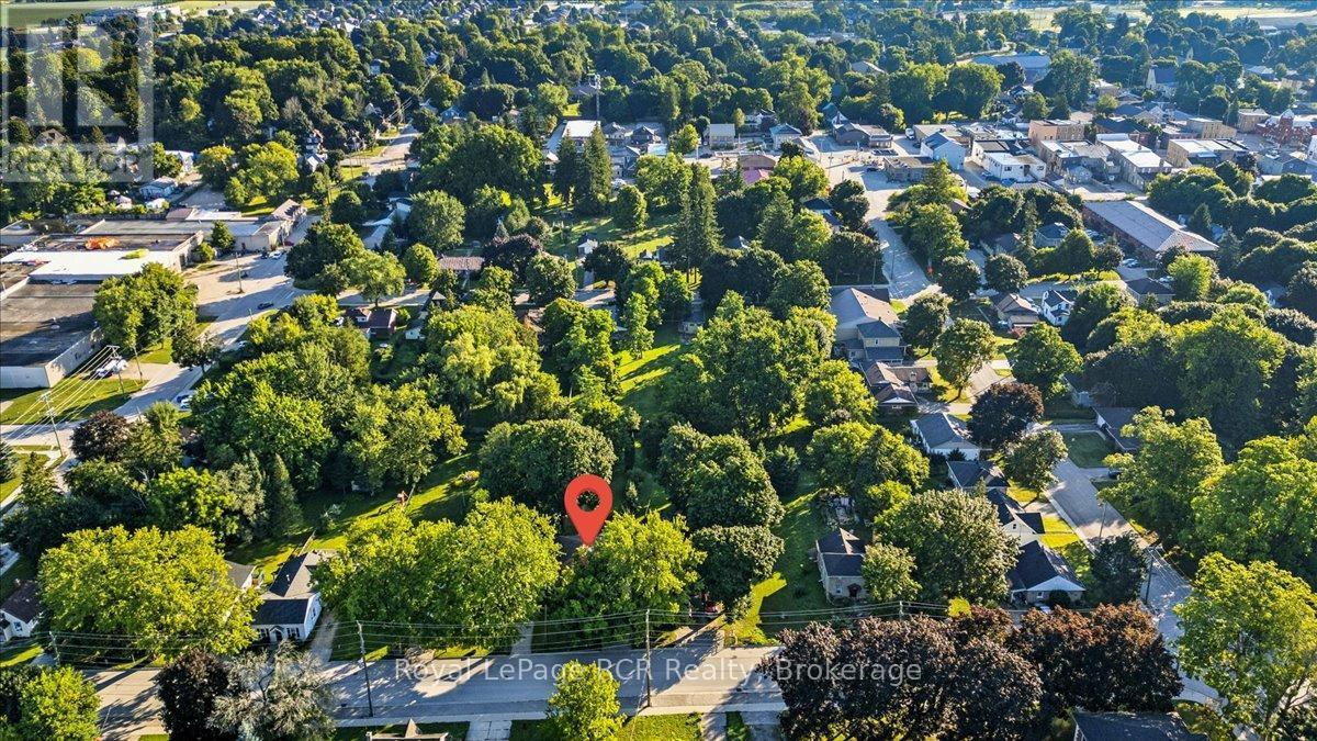 












236 NORMANBY STREET N

,
Wellington North (Mount Forest),




Ontario
N0G2L1

