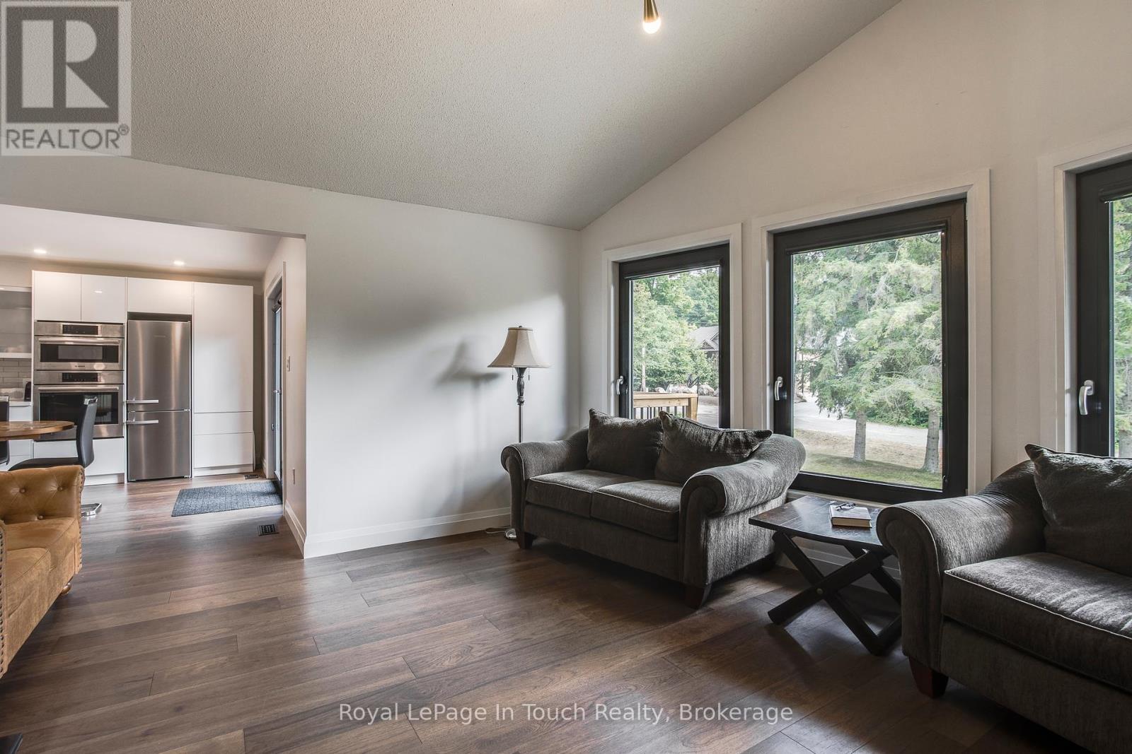 












26 GLEN CEDAR DRIVE

,
Tiny,




Ontario
L9M0H8

