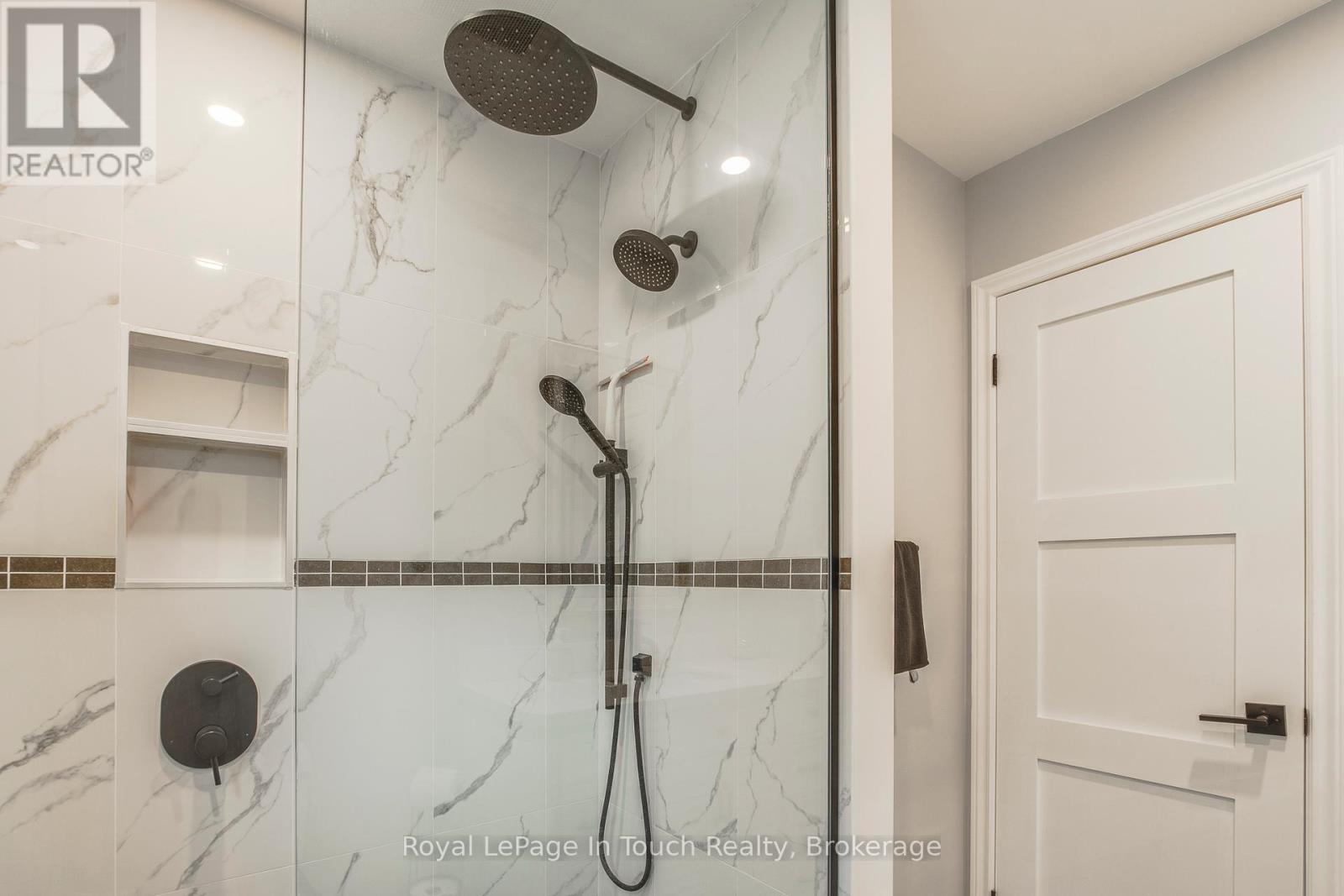 












26 GLEN CEDAR DRIVE

,
Tiny,




Ontario
L9M0H8

