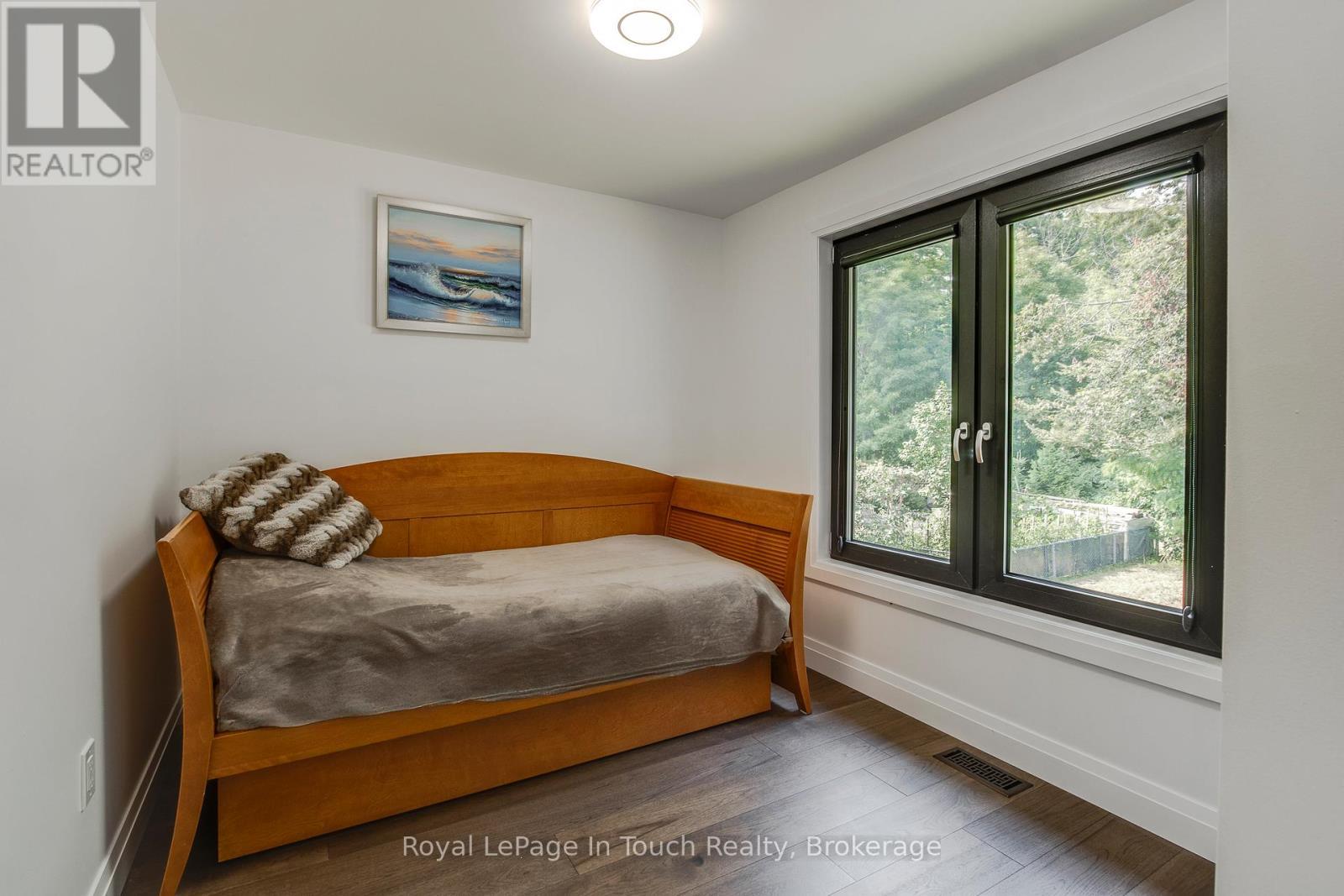 












26 GLEN CEDAR DRIVE

,
Tiny,




Ontario
L9M0H8


