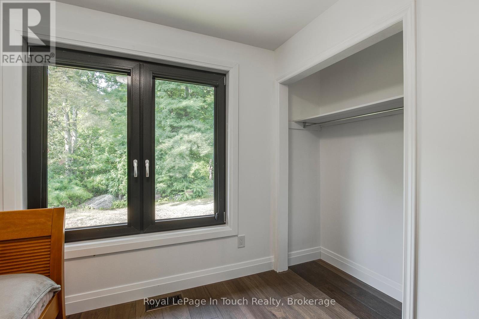 












26 GLEN CEDAR DRIVE

,
Tiny,




Ontario
L9M0H8

