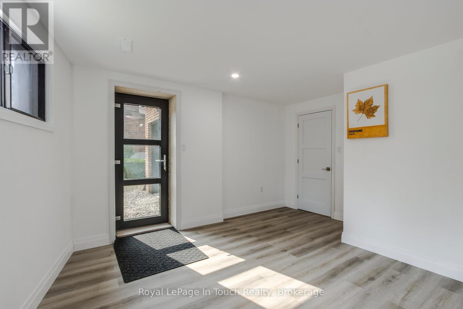 












26 GLEN CEDAR DRIVE

,
Tiny,




Ontario
L9M0H8

