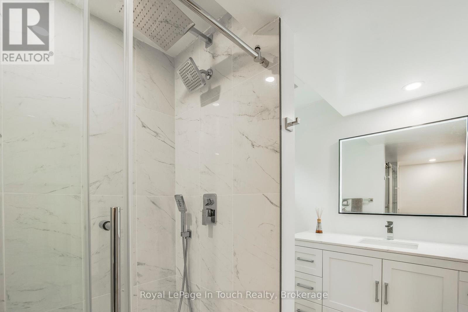 












26 GLEN CEDAR DRIVE

,
Tiny,




Ontario
L9M0H8

