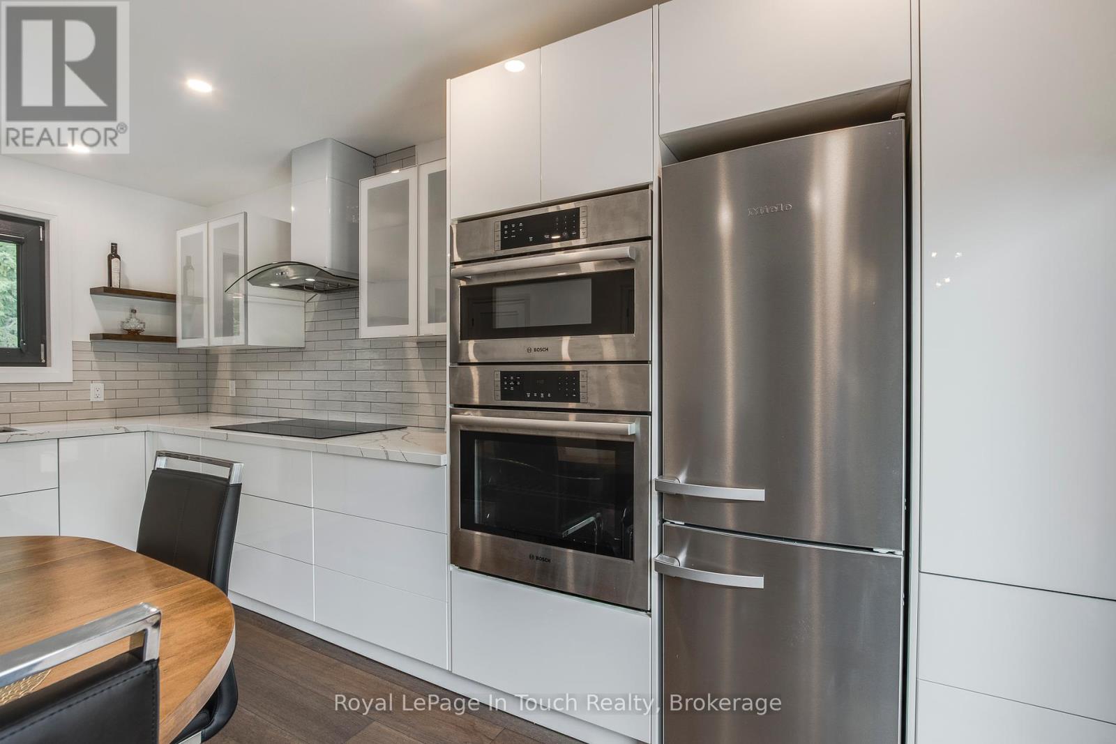 












26 GLEN CEDAR DRIVE

,
Tiny,




Ontario
L9M0H8

