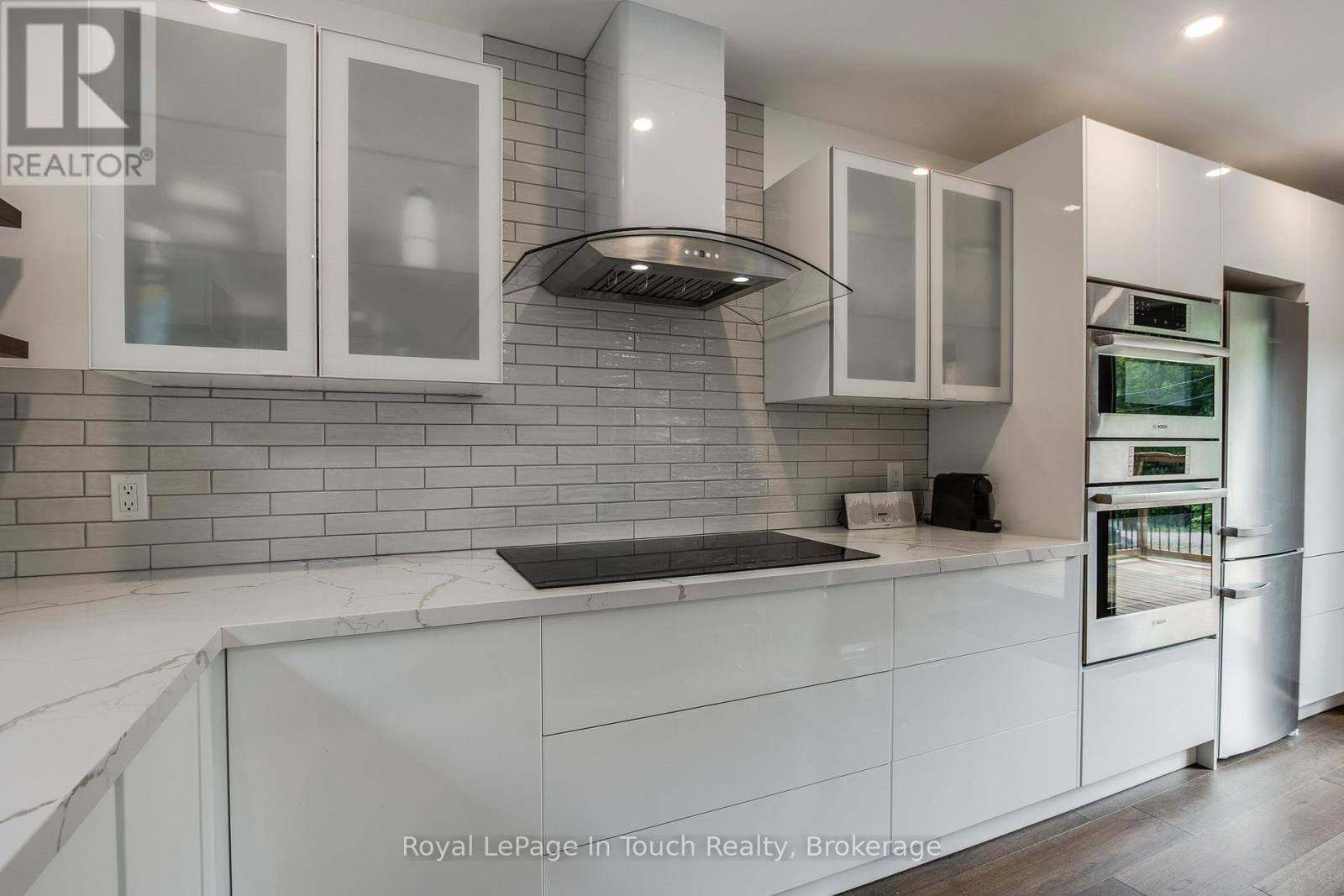 












26 GLEN CEDAR DRIVE

,
Tiny,




Ontario
L9M0H8

