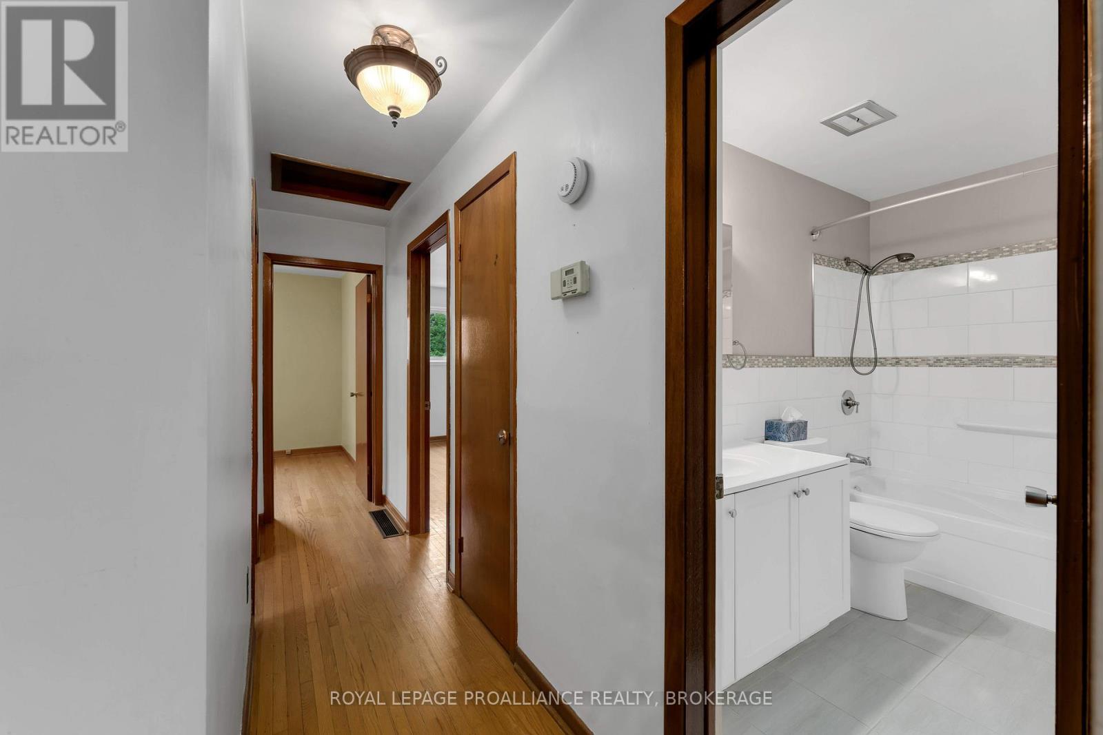 












190 CONACHER DRIVE

,
Kingston (Rideau),




Ontario
K7K2X2

