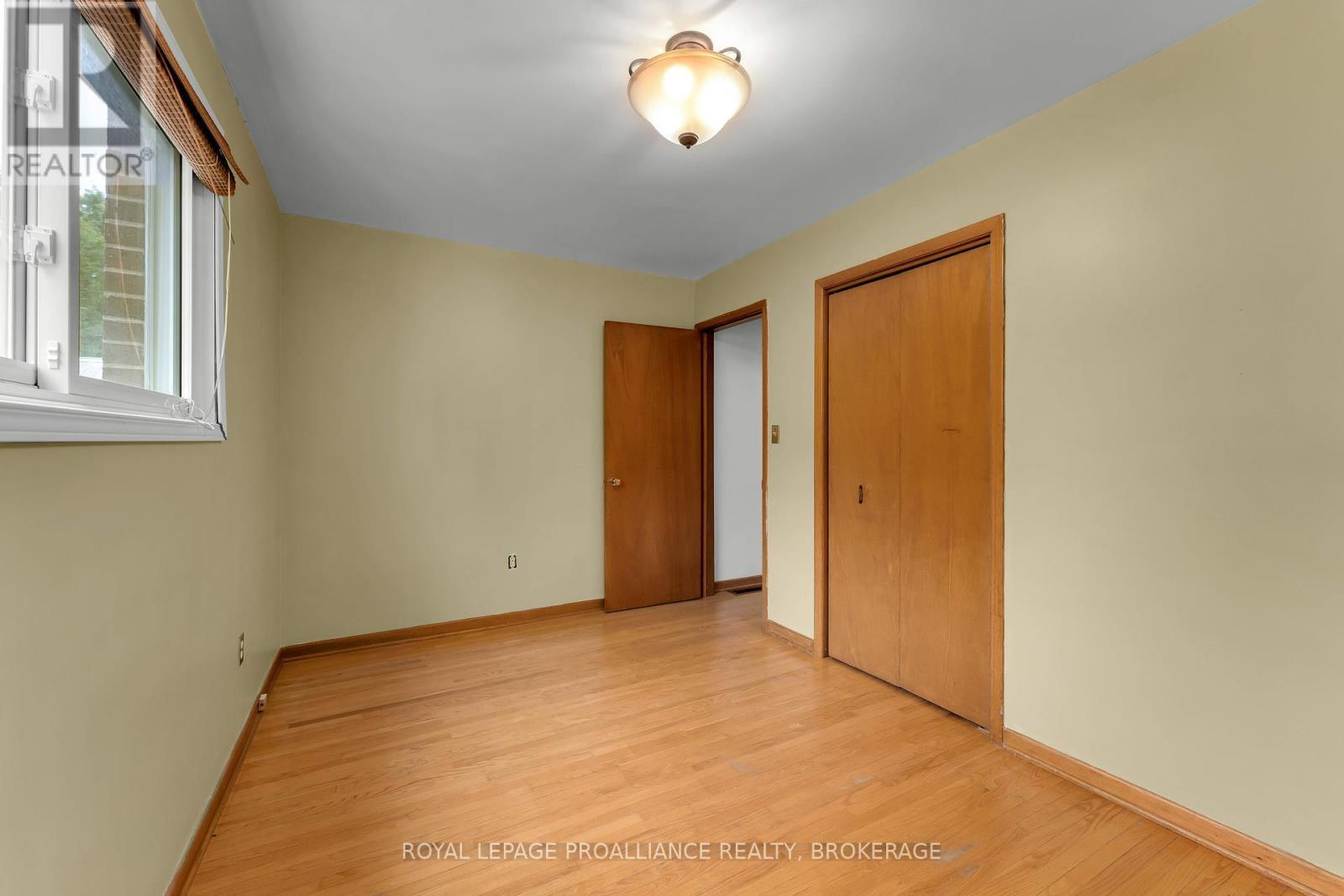 












190 CONACHER DRIVE

,
Kingston (Rideau),




Ontario
K7K2X2

