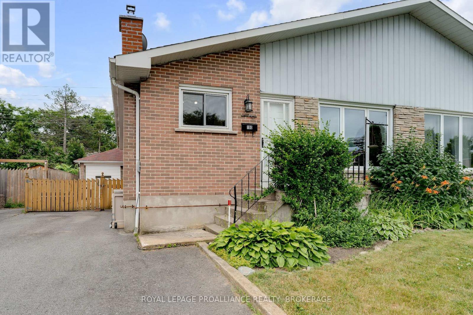 












190 CONACHER DRIVE

,
Kingston (Rideau),




Ontario
K7K2X2

