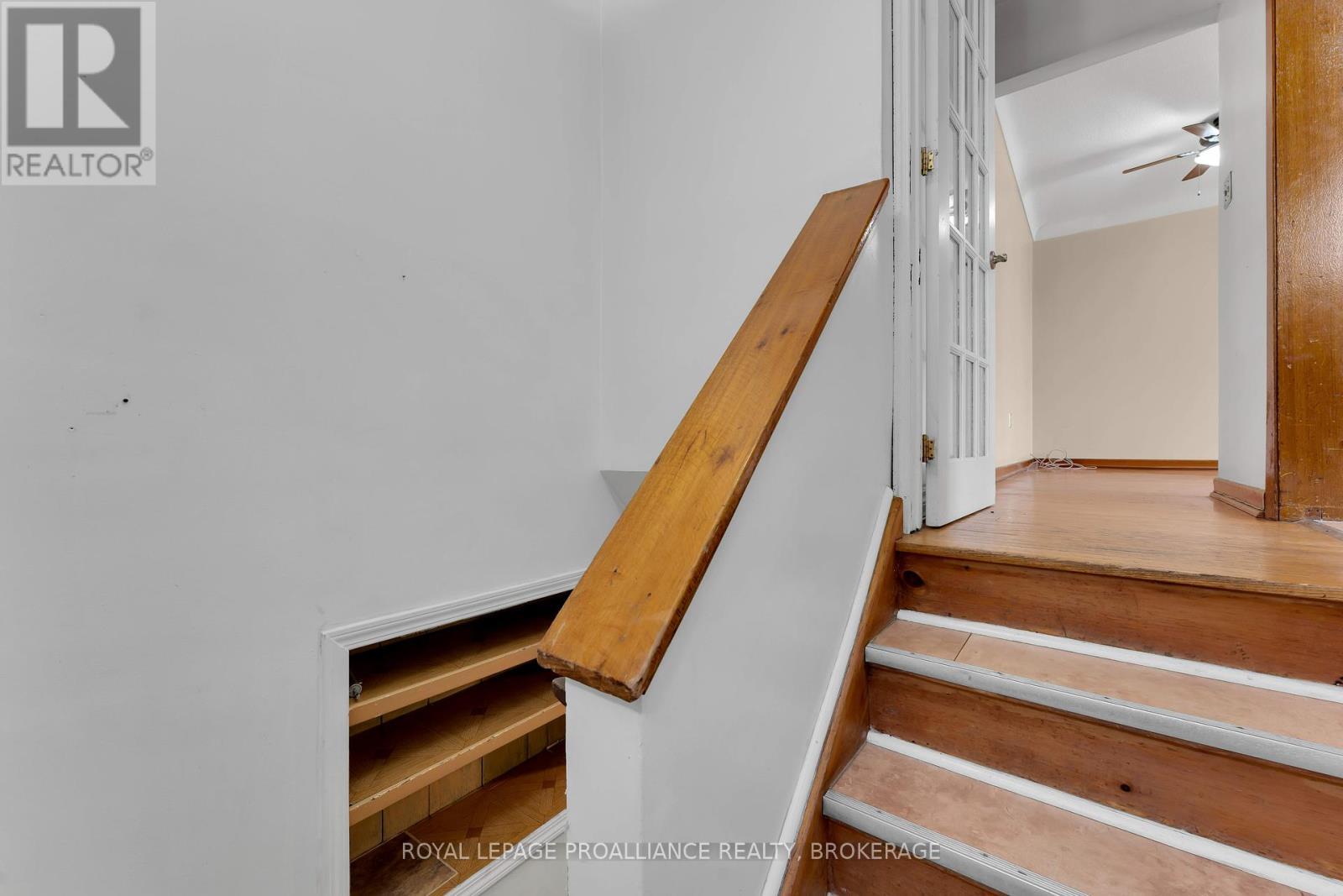 












190 CONACHER DRIVE

,
Kingston (Rideau),




Ontario
K7K2X2


