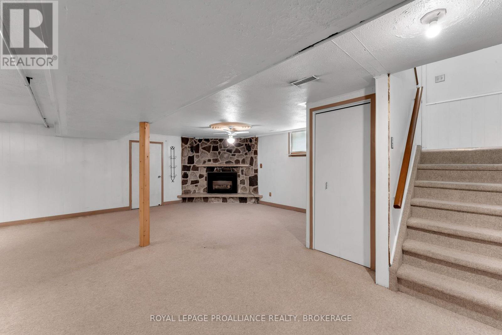 












190 CONACHER DRIVE

,
Kingston (Rideau),




Ontario
K7K2X2


