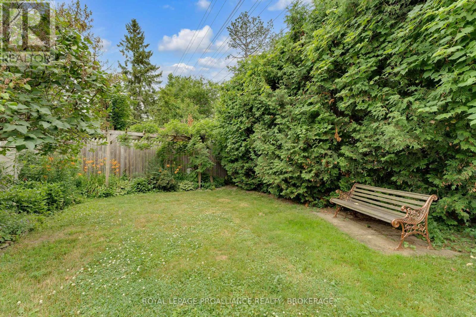 












190 CONACHER DRIVE

,
Kingston (Rideau),




Ontario
K7K2X2


