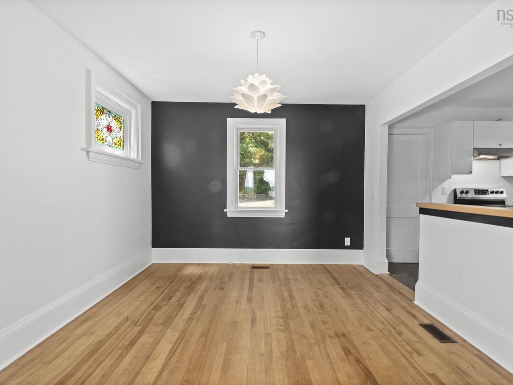 












44 DAKIN Drive

,
Halifax,




NS
B3M 2C9

