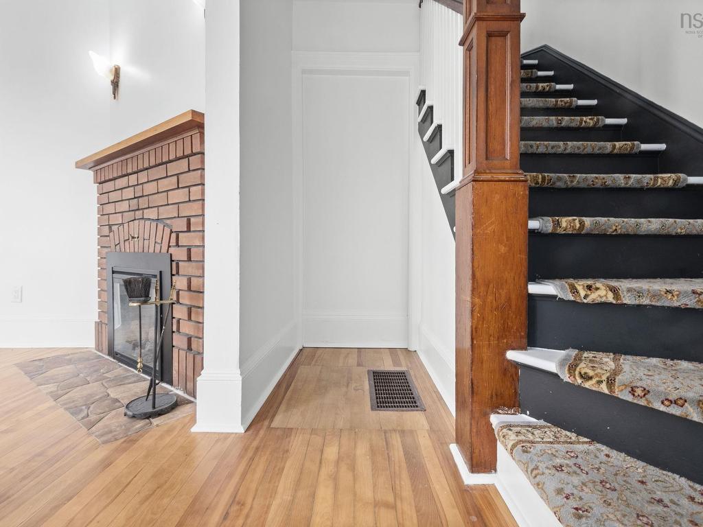 












44 DAKIN Drive

,
Halifax,




NS
B3M 2C9

