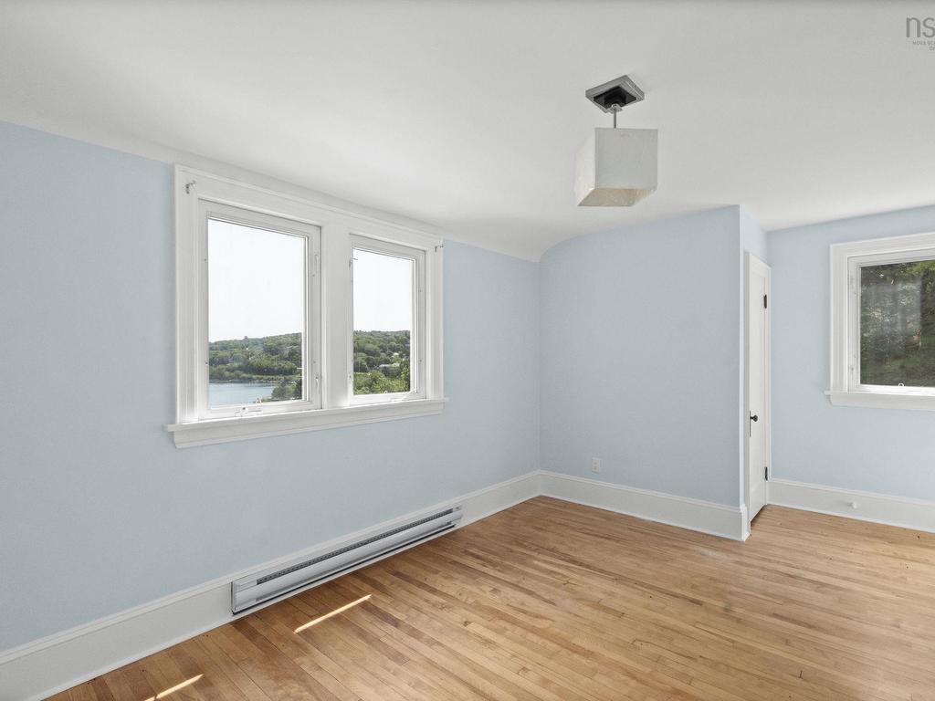 












44 DAKIN Drive

,
Halifax,




NS
B3M 2C9

