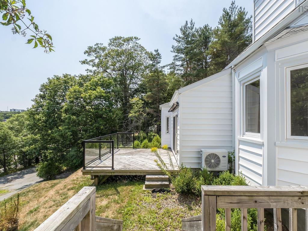 












44 DAKIN Drive

,
Halifax,




NS
B3M 2C9

