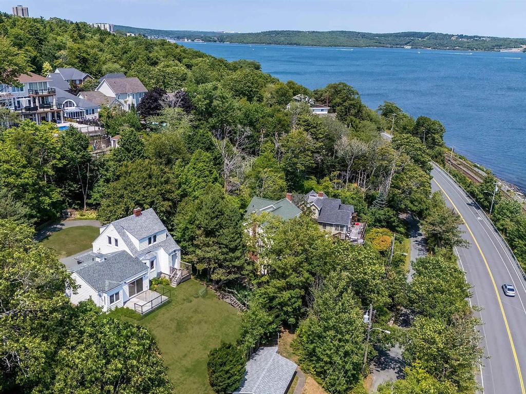 












44 DAKIN Drive

,
Halifax,




NS
B3M 2C9

