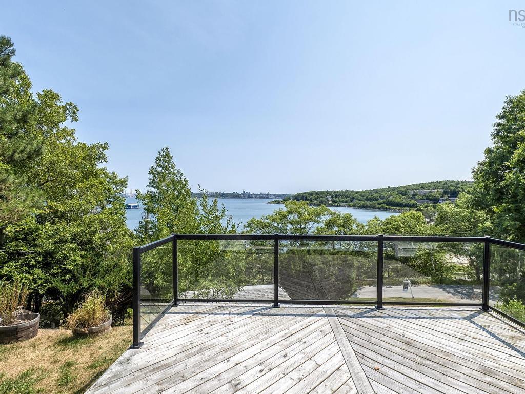 












44 DAKIN Drive

,
Halifax,




NS
B3M 2C9

