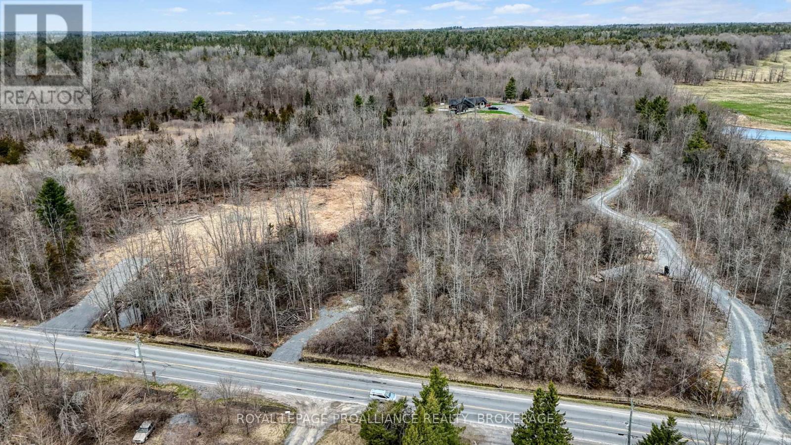 












3048 CREEKFORD ROAD

,
Kingston (City Northwest),







Ontario
K7P2Z4

