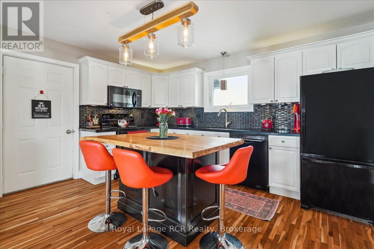 












196313 GREY ROAD 7

,
Grey Highlands,




Ontario
N4L1W7

