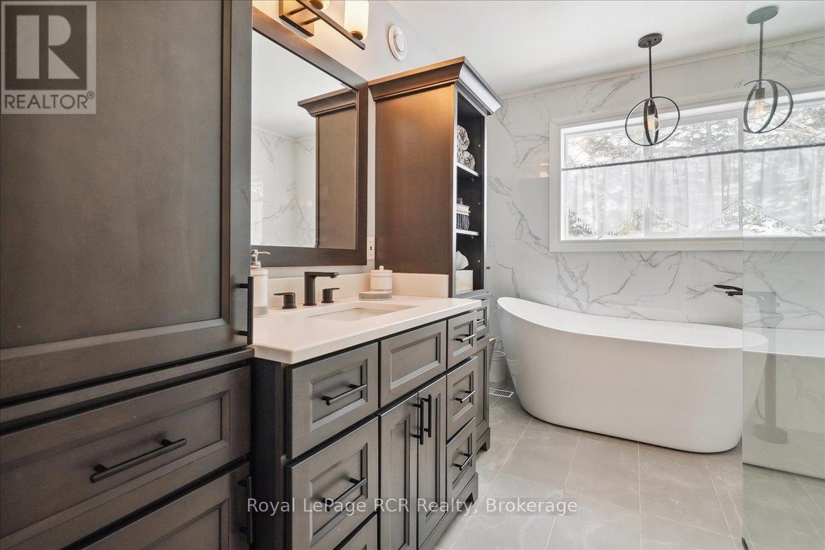 












196313 GREY ROAD 7

,
Grey Highlands,




Ontario
N4L1W7

