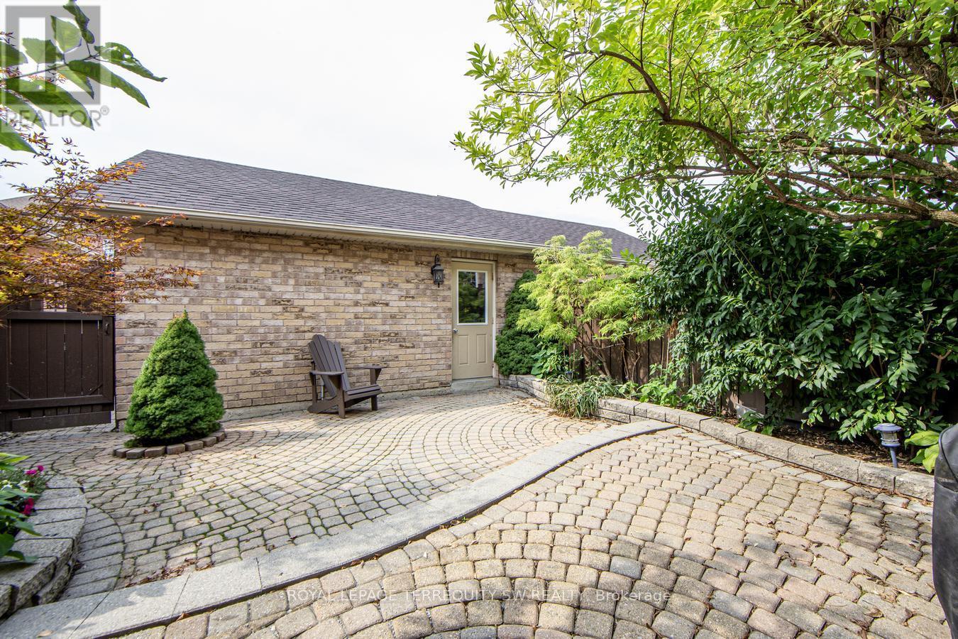 












3895 EGLINTON AVENUE W

,
Mississauga,




Ontario
L5M7Z7

